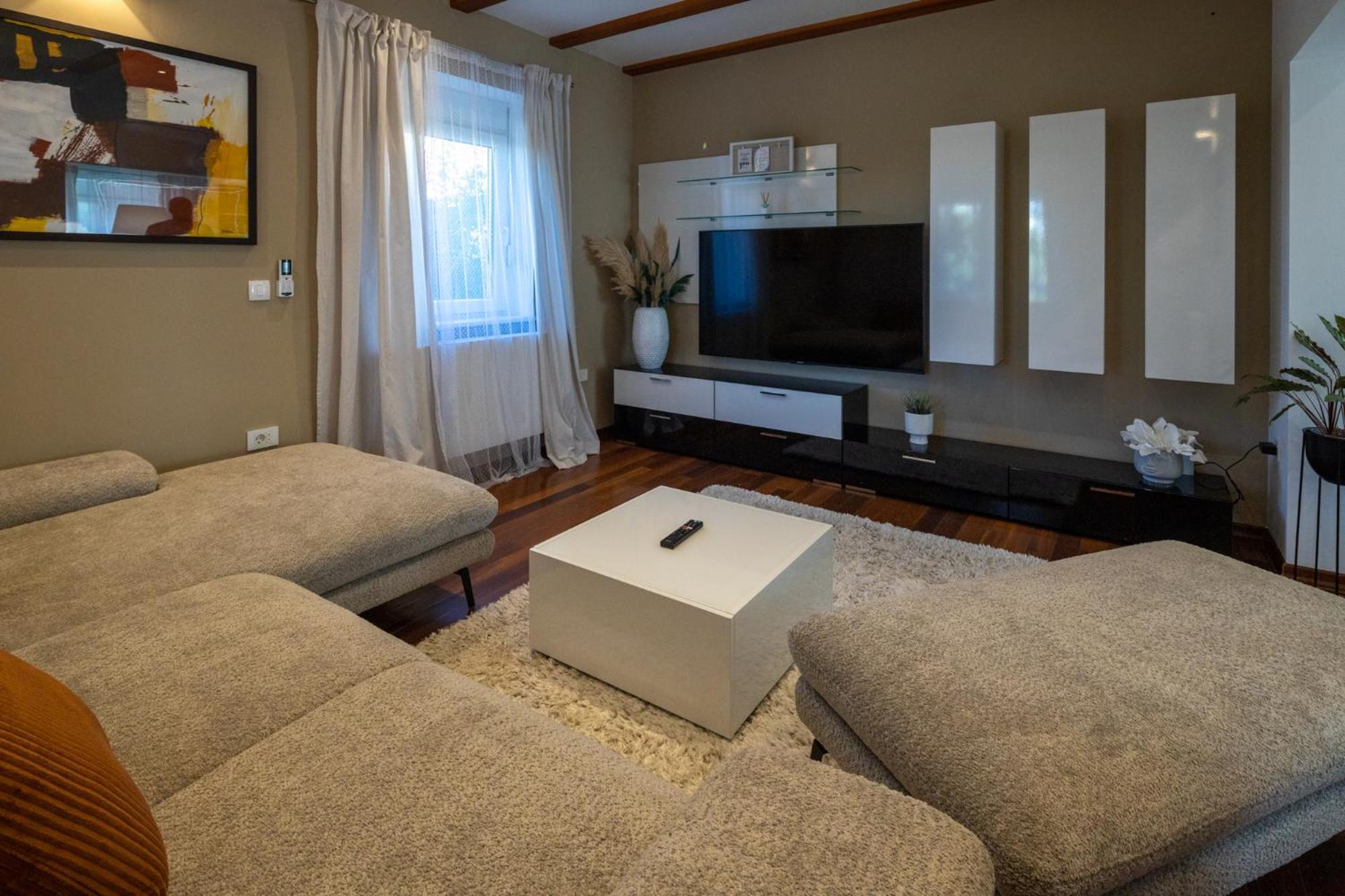 Lumaja Luxury Apartman Біоград-на-Мору Екстер'єр фото